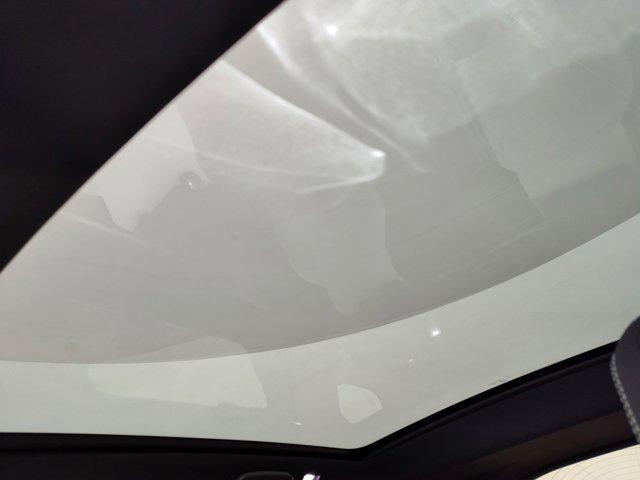 Photo of 2025 Fuji White Land Rover Discovery Sport