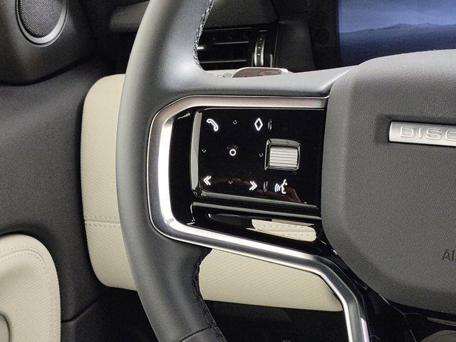 Photo of 2025 Fuji White Land Rover Discovery Sport