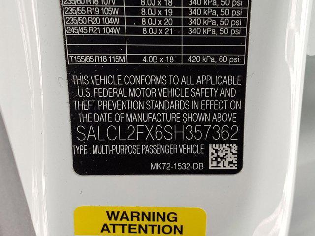 Photo of 2025 Fuji White Land Rover Discovery Sport