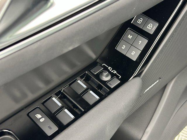 Photo of 2024 White Land Rover Range Rover Velar
