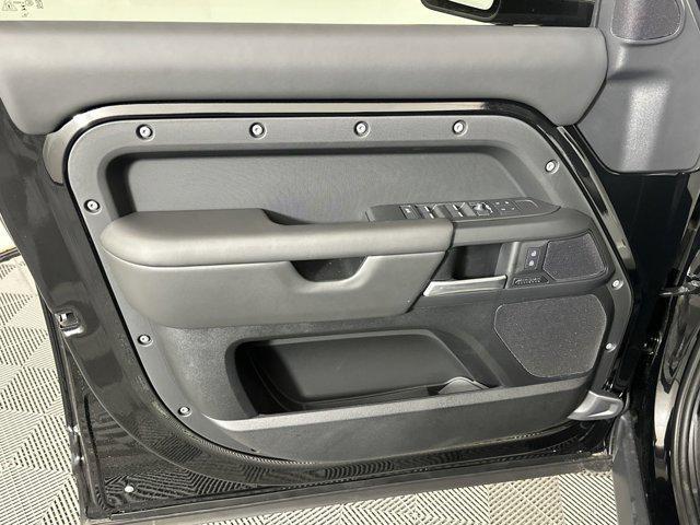 Photo of 2025 Santorini Black Metallic Land Rover Defender