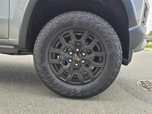 Photo of 2025 Sterling Gray Metallic Chevrolet Colorado