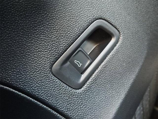Photo of 2025 Mountain  Lake Blue Volkswagen Atlas Cross Sport