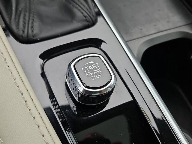 Photo of 2022 Denim Blue Metallic Volvo XC90