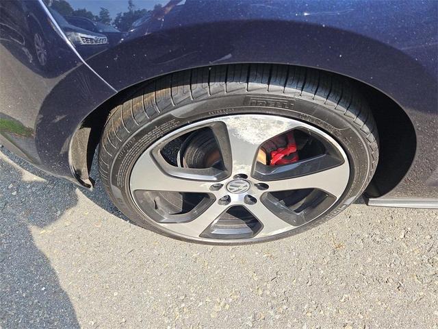 Photo of 2017 Night Blue Metallic Volkswagen Golf GTI