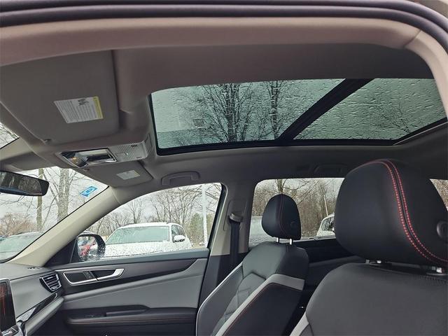 Photo of 2025 Avocado Green Pearl Volkswagen Atlas