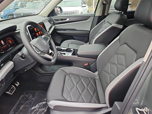 Photo of 2025 Avocado Green Pearl Volkswagen Atlas