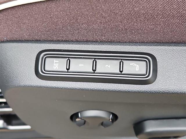 Photo of 2025 Candy White Volkswagen ID. Buzz