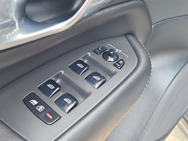 Photo of 2022 Savile Gray Metallic Volvo XC90