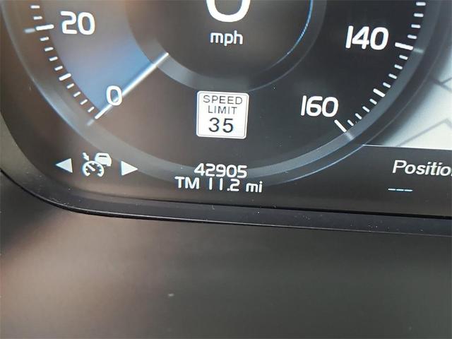 Photo of 2022 Savile Gray Metallic Volvo XC90