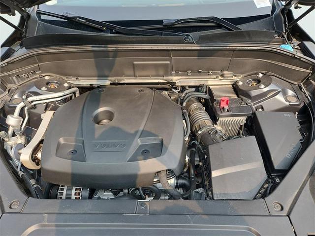 Photo of 2022 Savile Gray Metallic Volvo XC90