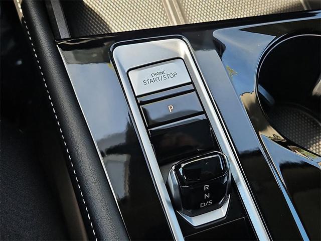Photo of 2024 Platinum Gray Metallic Volkswagen Atlas