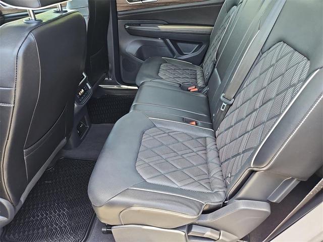 Photo of 2024 Platinum Gray Metallic Volkswagen Atlas