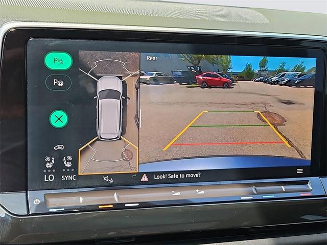 Photo of 2024 Platinum Gray Metallic Volkswagen Atlas