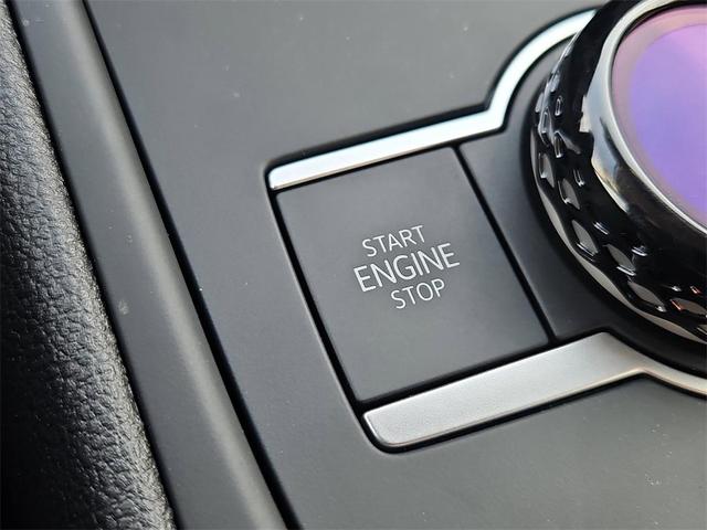 Photo of 2025 Pyrite Silver Metallic Volkswagen Tiguan