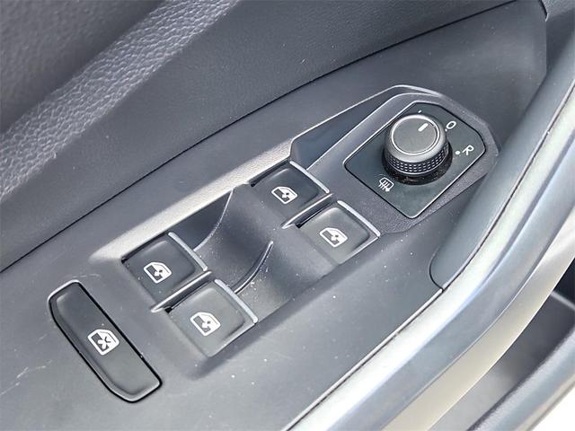 Photo of 2024 Platinum Gray Metallic Volkswagen Jetta