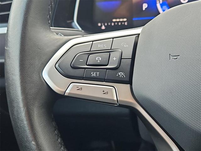 Photo of 2024 Platinum Gray Metallic Volkswagen Jetta