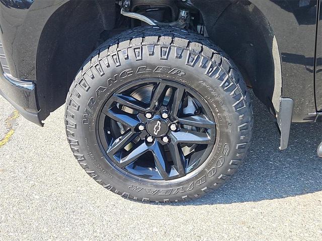 Photo of 2019 Black Chevrolet Silverado 1500