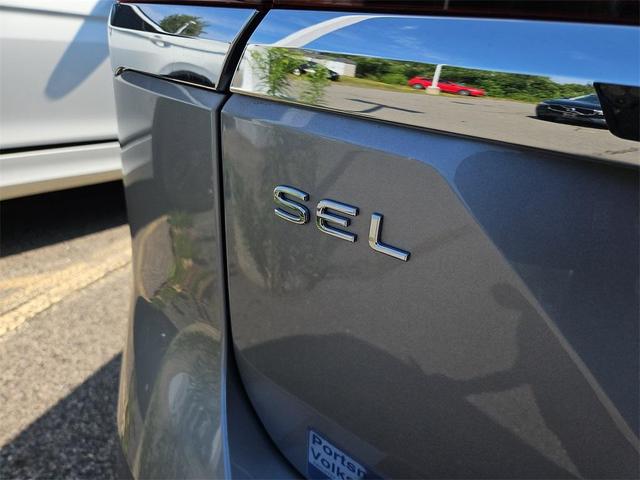 Photo of 2024 Silver Bird Metallic Volkswagen Atlas