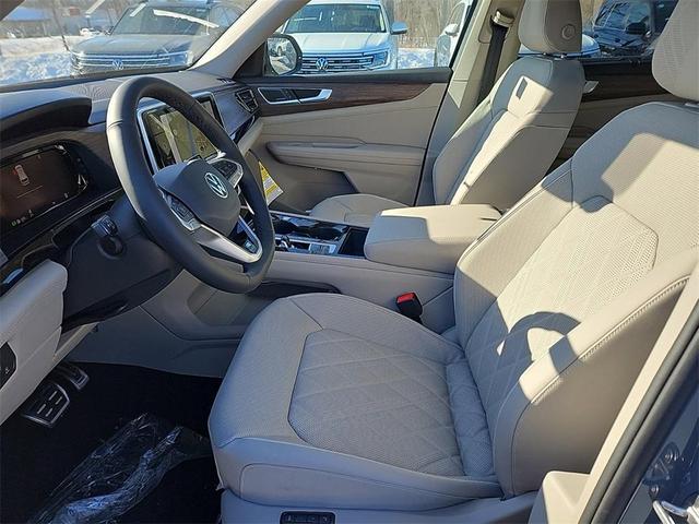 Photo of 2025 Pure Gray Volkswagen Atlas