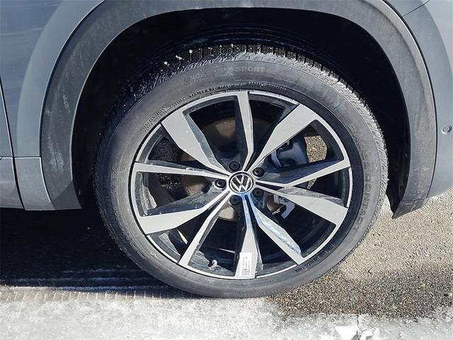 Photo of 2025 Pure Gray Volkswagen Atlas