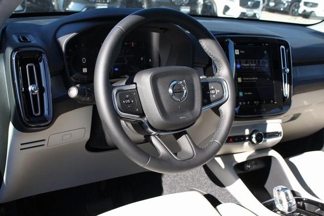 Photo of 2025 Crystal White Pearl Volvo XC40
