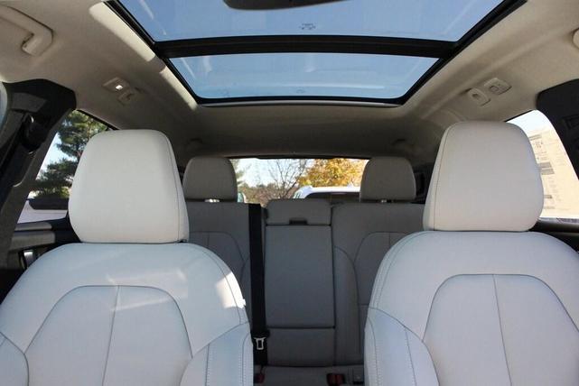 Photo of 2025 Crystal White Pearl Volvo XC40