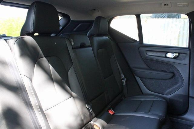Photo of 2025 Onyx Black Volvo XC40