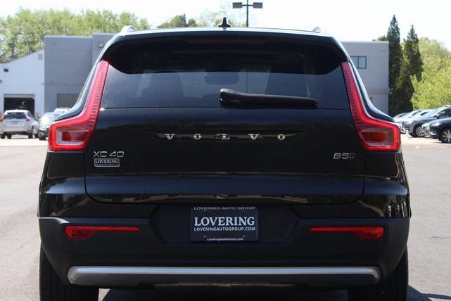 Photo of 2025 Onyx Black Volvo XC40