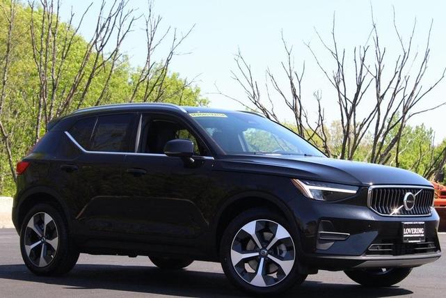 Photo of 2025 Onyx Black Volvo XC40