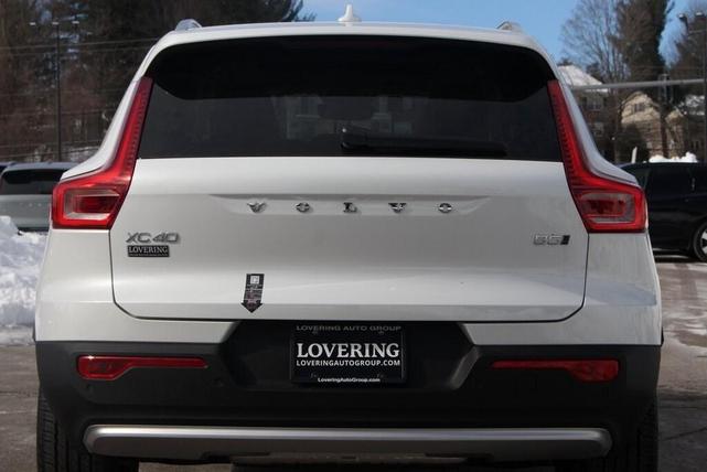 Photo of 2025 Crystal White Pearl Volvo XC40