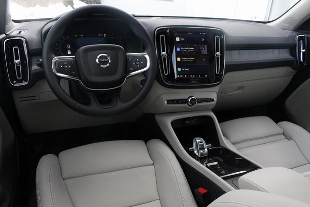 Photo of 2025 Crystal White Pearl Volvo XC40
