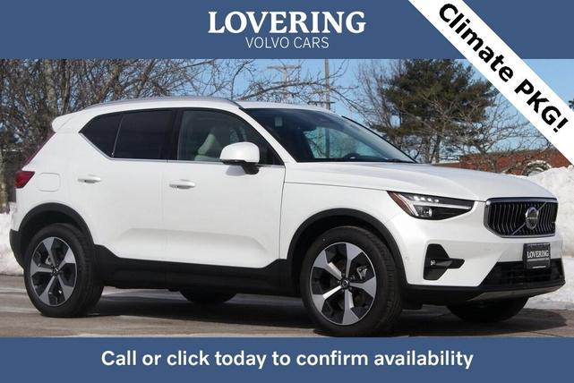 Photo of 2025 Crystal White Pearl Volvo XC40