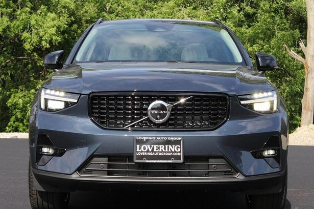 Photo of 2026 Denim Blue Volvo XC40