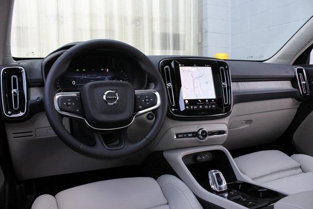 Photo of 2026 Denim Blue Volvo XC40