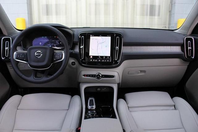 Photo of 2026 Denim Blue Volvo XC40