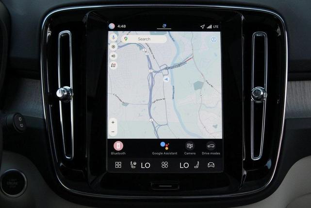 Photo of 2026 Denim Blue Volvo XC40