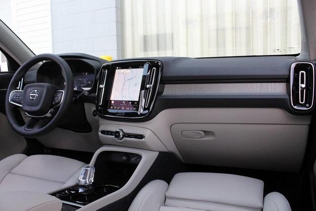 Photo of 2026 Denim Blue Volvo XC40