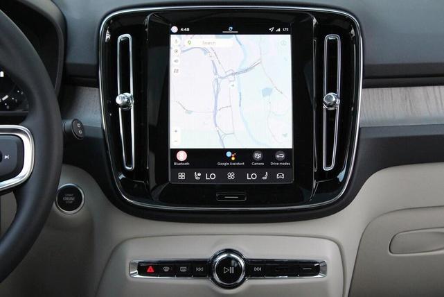 Photo of 2026 Denim Blue Volvo XC40