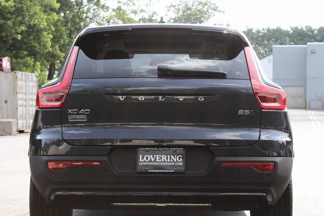 Photo of 2026 Denim Blue Volvo XC40