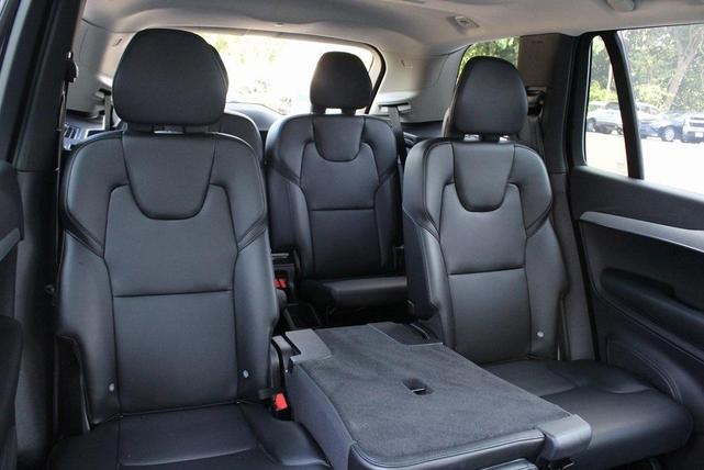 Photo of 2023 Crystal White Metallic Volvo XC90