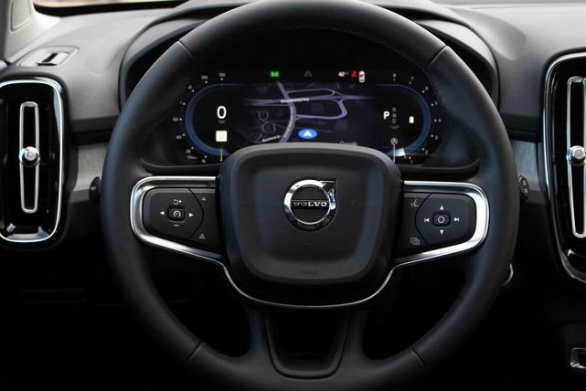 Photo of 2025 Vapour Gray Volvo XC40