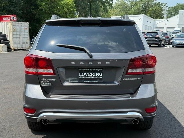 Photo of 2015 Granite Crystal Clearcoat Metallic Dodge Journey