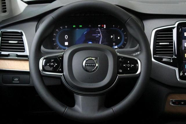 Photo of 2024 Silver Volvo XC90