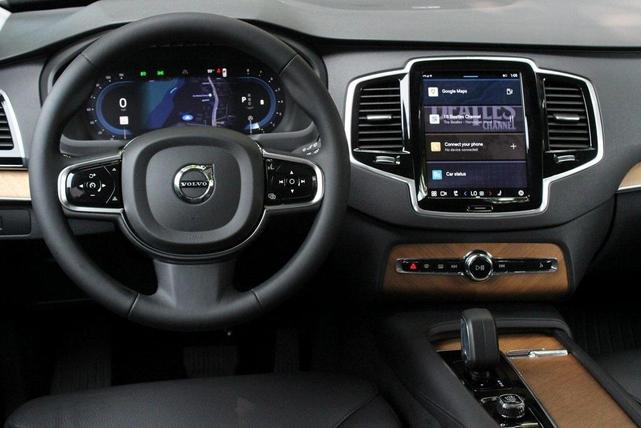 Photo of 2024 Silver Volvo XC90