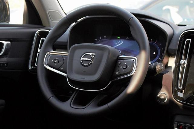Photo of 2025 Onyx Black Volvo XC40