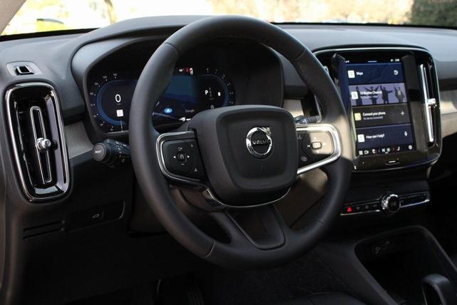Photo of 2025 Onyx Black Volvo XC40