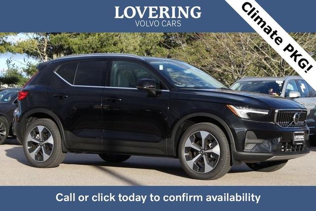 Photo of 2025 Onyx Black Volvo XC40