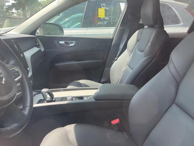 Photo of 2025 Silver Volvo XC60