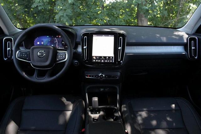 Photo of 2026 Denim Blue Volvo XC40